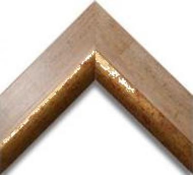 Profil din lemn cu auriu de la Frameart Decor Srl.