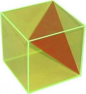 Macheta Cub in sectiune triunghiulara