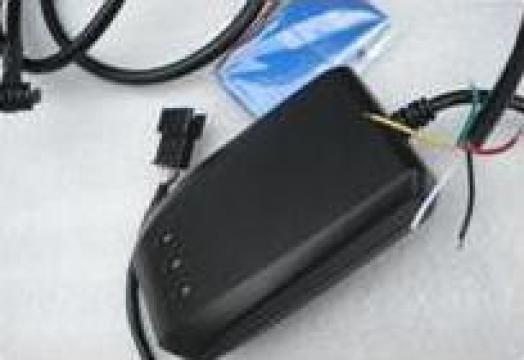 Accesoriu auto car tracker with built in antena
