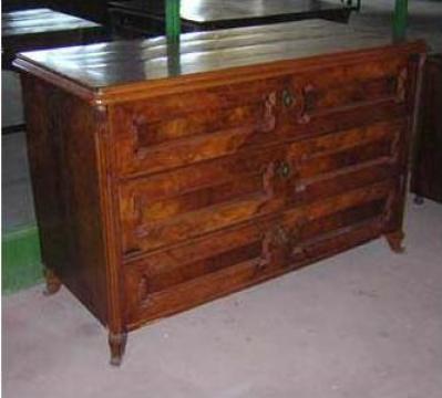 Servicii de restaurari mobilier clasic de la Carpo Design