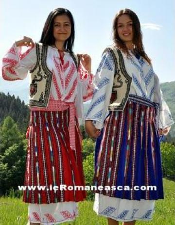 Costume populare traditionale Oltenia, Oas de la X Trade 2000 Srl