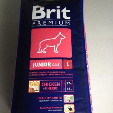Hrana uscata caini tineri Brit premium