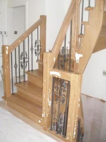 Scara interioara din lemn de stejar de la PFA Georgescu Leonard