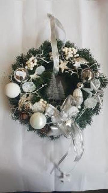Coronita pentru usa decor argintiu de la Sc Christmas Decoration Srl