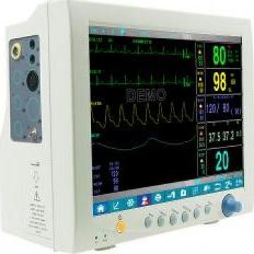 Monitor de pacient CMS7000Plus cu printer de la Medfarm Trading Srl