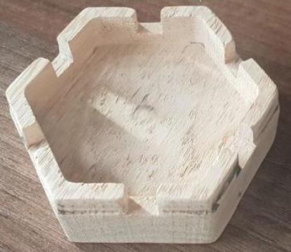 Scrumiera lemn stejar - hexagon mic de la Hexi Center Srl