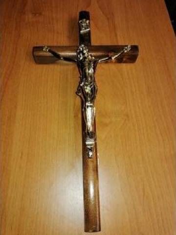 Crucifix din lemn de la Stadi Trans Srl