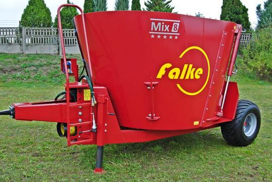 Remorca Fodder mixing wagon for Low Barns Falke mix 8 de la Romagrotehnica Srl.