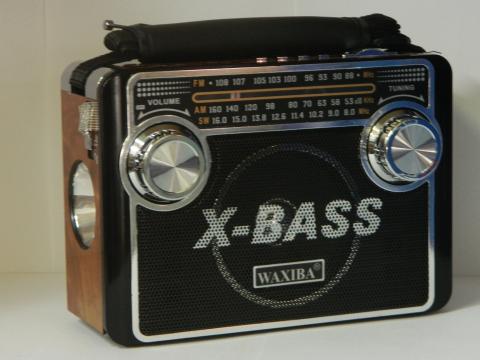 Radio portabil cu lanterna Waxiba XB-3067URT