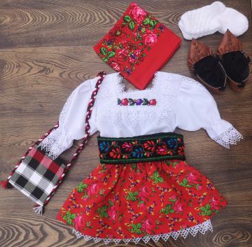 Costum popular pentru fetite de Maramures