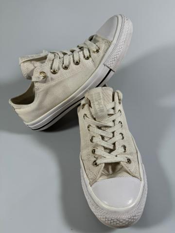 Tenisi Converse marimea 40 dama de la In Carouri Srl