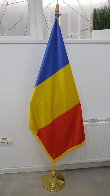 Kit drapel Romania pentru interior cu suport premium