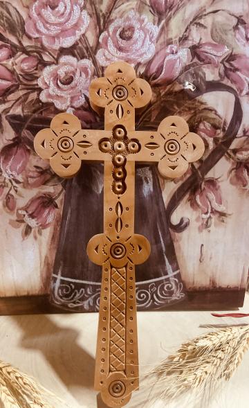 Sfanta Cruce sculptata fag 26cm de la Candela Criscom Srl.