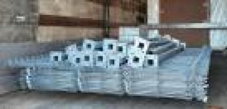 Stalpi zincati cu talpa pentru imprejmuiri exterioare de la H Metal Srl