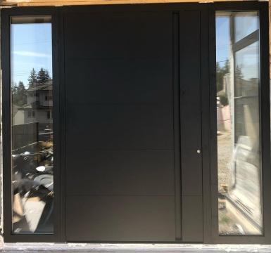 Usi exterior pivotante, cu axa