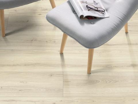 Parchet laminat Egger EPL026 Stejar Western deschis 10 mm de la Visaria Design Srl.