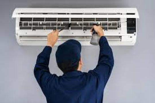 Service aer conditionat revizie Bucuresti sector 2, 3, 4 de la Climfix Air Srl