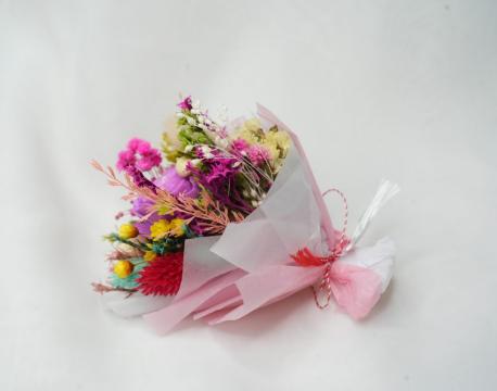Buchetel micut cu flori uscate color BMU de la Flower Power Gift