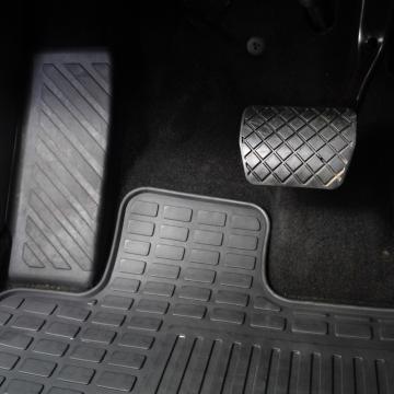 Set covorase auto cauciuc Umbrella pentru VW Touran 2011- de la Auto Care Store Srl