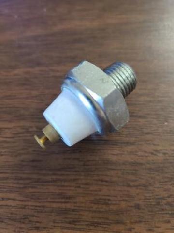 Senzor presiune ulei D8NN9278BB
