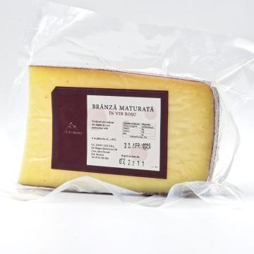 Branza maturata in vin rosu Calimani - 250 g de la Nord Natural Hub Srl