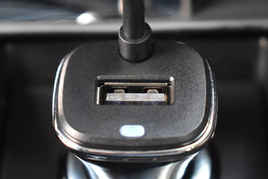 Incarcator auto 4XUSB 5.8A (2.4A fata si 3.4A spate)