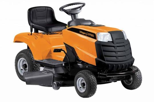 tractoras tuns gazon