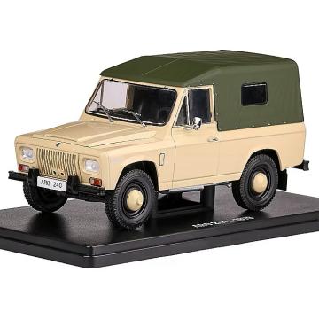 Macheta auto Aro 240 crem, din 1978, scara 1:24