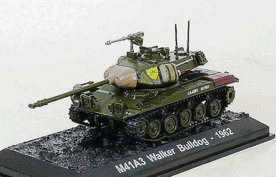 Macheta 1962 M41A3 Walker Bulldog 4th Cavalry Rgt 25th de la Hobbyplanet Romania