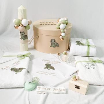Trusou de botez personalizat cu Broscuta brodat