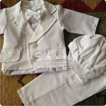 Costumas botez baietei alb